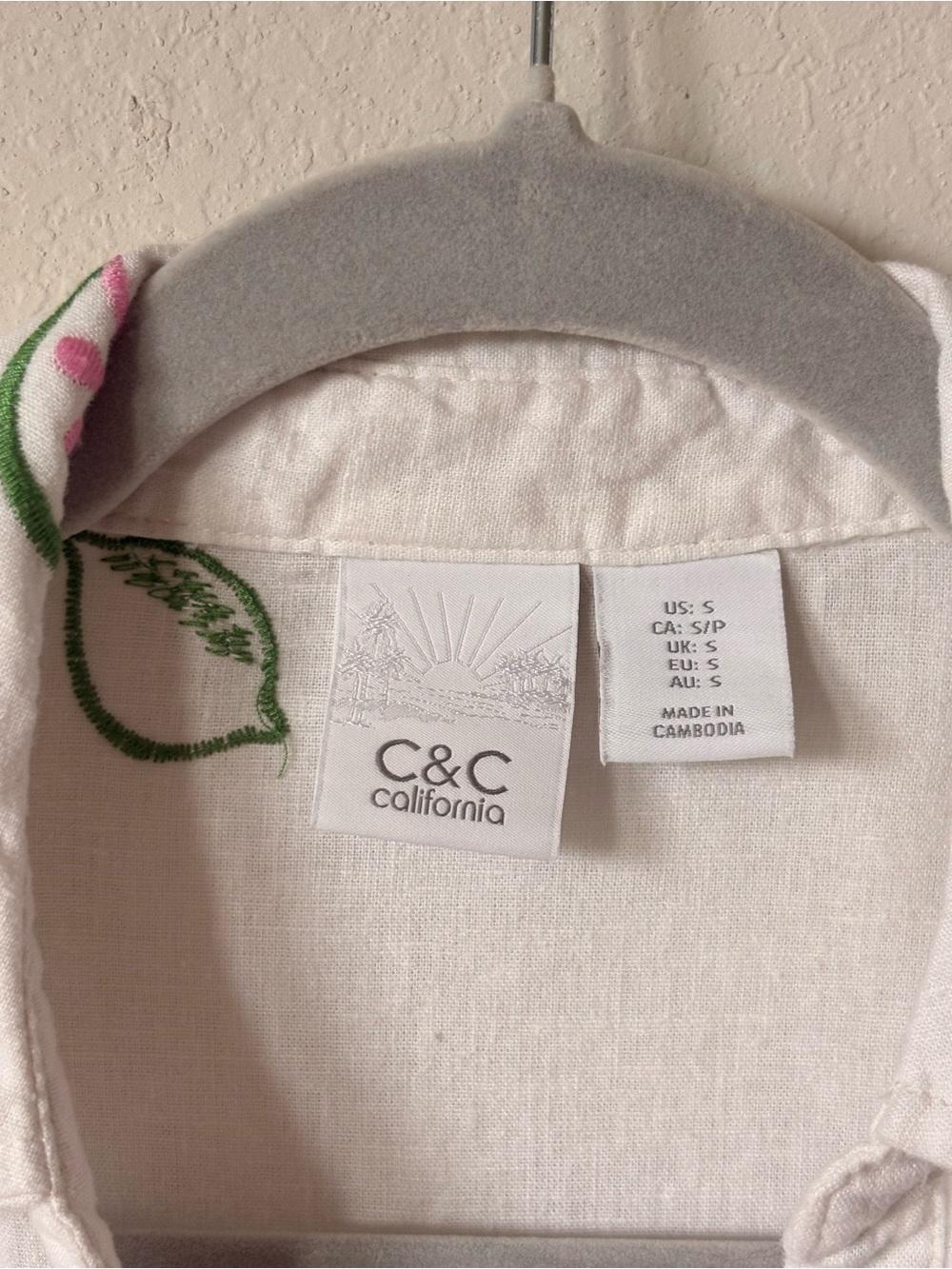 C&C California White Button-Up Shirt with Colorful Fruit Embroidery size small - Picture 4 of 7